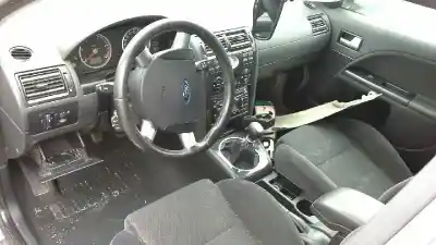 Vehicul casat ford mondeo berlina (ge) ghia al anului 2002 alimentat fmba