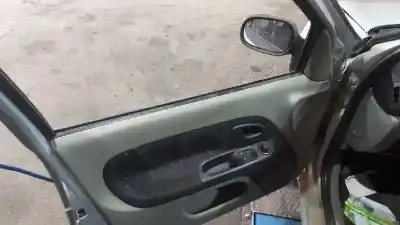 Здавання транспортного засобу renault clio ii fase ii (b/cb0) authentique року 2001 потужний k9k704