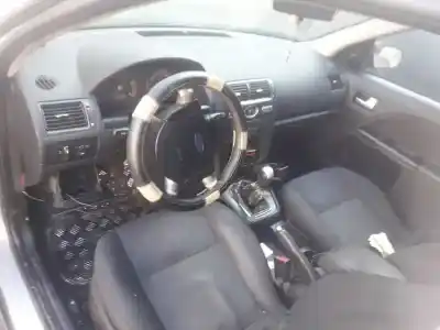 Véhicule à la ferraille ford mondeo berlina (ge) ambiente de l'année 2003 alimenté hjbb