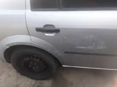 Véhicule à la ferraille ford mondeo berlina (ge) ambiente de l'année 2003 alimenté hjbb