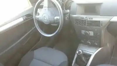 Veículo de Sucata opel astra h berlina elegance do ano 2005 alimentado z16xep