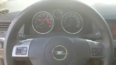 Veículo de Sucata opel astra h berlina elegance do ano 2005 alimentado z16xep