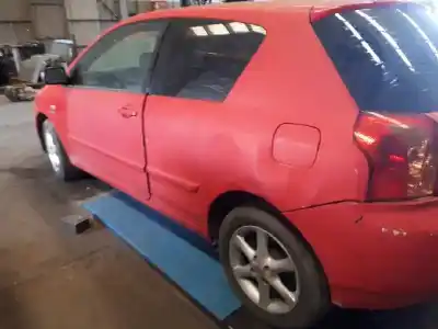 Veicolo di demolizione toyota corolla (e12) 2.0 d-4d linea luna berlina dell'anno 2002 alimentato 1cdftv