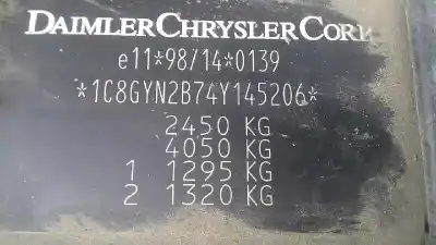 Sloopvoertuig chrysler voyager (rg) 2.4 se van het jaar 2004 aangedreven 