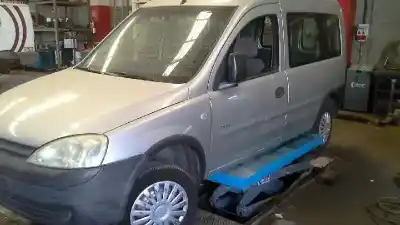 Veículo de Sucata opel combo familiar do ano 2002 alimentado y17dt