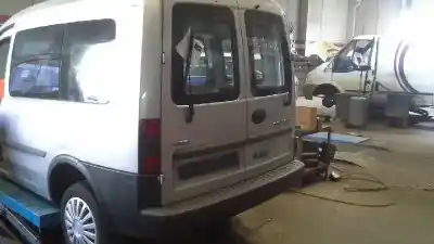 Veículo de Sucata opel combo familiar do ano 2002 alimentado y17dt