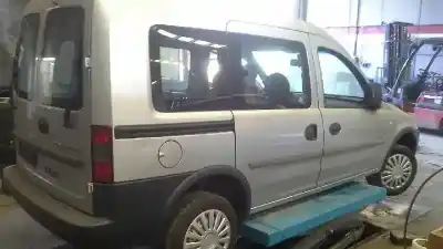 Veículo de Sucata opel combo familiar do ano 2002 alimentado y17dt