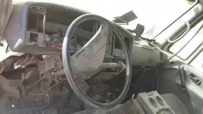 Sloopvoertuig nissan atleon 120 atleon 120 van het jaar 2003 aangedreven bd30