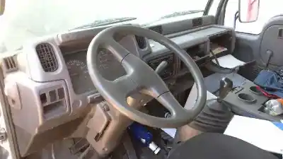 Sloopvoertuig nissan cabstar e basculante tl 110.35 van het jaar 2000 aangedreven bd30