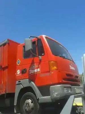 Sloopvoertuig nissan atleon 110.35 van het jaar 2000 aangedreven bd30d