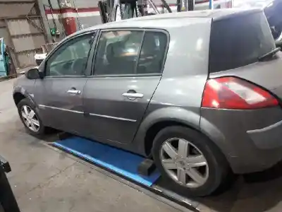 Veicolo di demolizione renault megane ii classic berlina confort dynamique dell'anno 2002 alimentato 