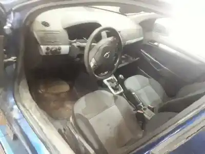 Veículo de Sucata opel astra h berlina cosmo do ano 2004 alimentado z17dtl