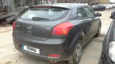 Veicolo di demolizione kia cee´d 1.6 crdi cat dell'anno 2013 alimentato d4fb
