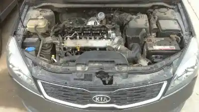 Veicolo di demolizione kia cee´d 1.6 crdi cat dell'anno 2013 alimentato d4fb