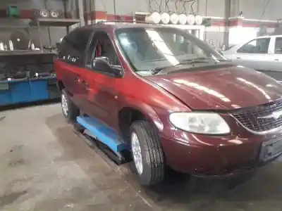 Sloopvoertuig chrysler voyager (rg) 2.5 crd se grand voyager van het jaar 2001 aangedreven vm07c