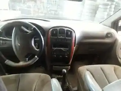 Sloopvoertuig chrysler voyager (rg) 2.5 crd se grand voyager van het jaar 2001 aangedreven vm07c