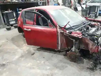 Vehicul casat alfa romeo 147 (190) 1.9 jtd distinctive al anului 2003 alimentat 937a2.000