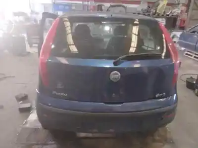 Veículo de Sucata fiat punto berlina (188) 1.2 8v dynamic do ano 2004 alimentado 188a4000