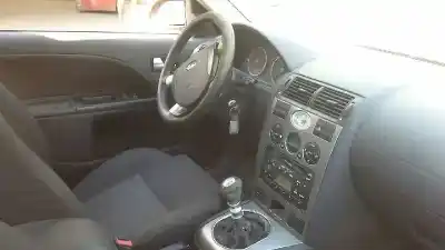 Vehicul casat ford mondeo berlina (ge) ambiente al anului 2003 alimentat hjbb