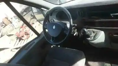 Veículo de Sucata renault master combi desde ´98 2.5 diesel 114 cv / 84 kw do ano 2006 alimentado g9ua754