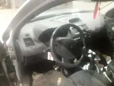 Veículo de Sucata renault megane ii classic berlina confort dynamique do ano 2004 alimentado f9q