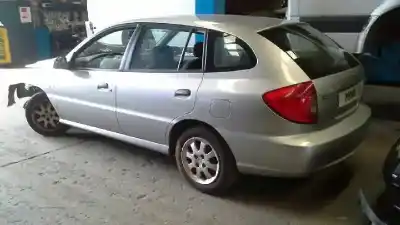 Véhicule à la ferraille kia rio ls berlina de l'année 2005 alimenté 