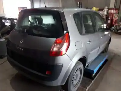 Veicolo di demolizione renault scenic ii authentique dell'anno 2003 alimentato 