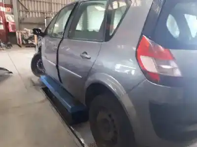 Veicolo di demolizione renault scenic ii authentique dell'anno 2003 alimentato 