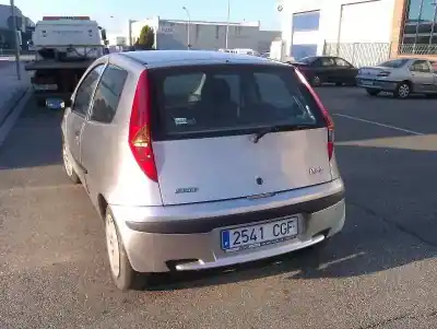 Veículo de Sucata fiat punto berlina (188) 1.2 8v dynamic do ano 1999 alimentado 188a4.000