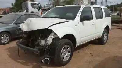 Vehículo de desguace nissan pathfinder (r51) 2.5 dci le del año 2006 con motor yd25