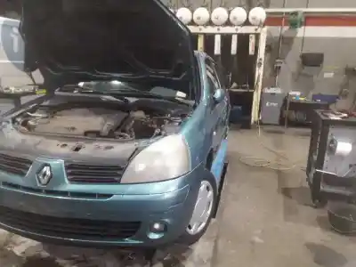 Здавання транспортного засобу renault clio ii fase ii (b/cb0) community року 2005 потужний 