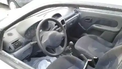 Здавання транспортного засобу renault clio ii fase i (b/cbo) 1.2 року 2001 потужний  Здавання транспортного засобу renault clio ii fase i (b/cbo) 1.2 року 2001 потужний