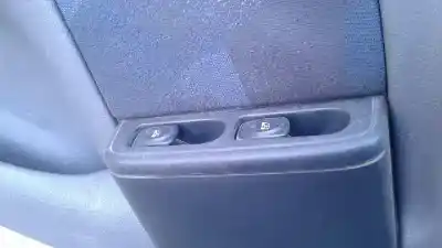 Здавання транспортного засобу renault clio ii fase i (b/cbo) 1.2 року 2001 потужний  Здавання транспортного засобу renault clio ii fase i (b/cbo) 1.2 року 2001 потужний