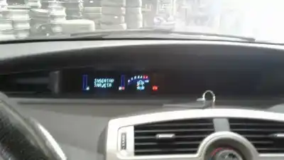 Sloopvoertuig renault scenic iii grand dynamique van het jaar 2006 aangedreven 