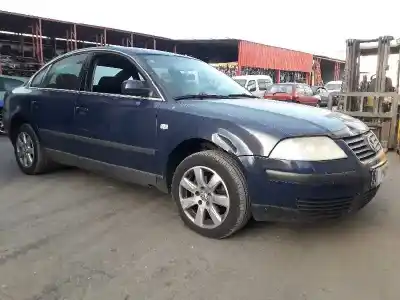 Vehículo de desguace VOLKSWAGEN PASSAT BERLINA (3B3) Advance del año 2002 con motor AVF