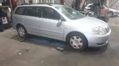 Veículo de Sucata toyota corolla (e12) 2.0 d-4d terra berlina do ano 2002 alimentado 1cdftv