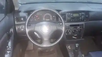 Veículo de Sucata toyota corolla (e12) 2.0 d-4d terra berlina do ano 2002 alimentado 1cdftv