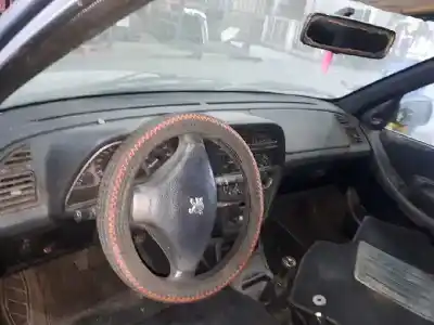 Scrapping Vehicle peugeot 306 break boulebard of the year 2001 powered rhy(dw10td)