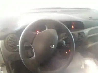 Здавання транспортного засобу renault scenic (ja..) 1.6 16v authentique (ja0b/11) року 2000 потужний 