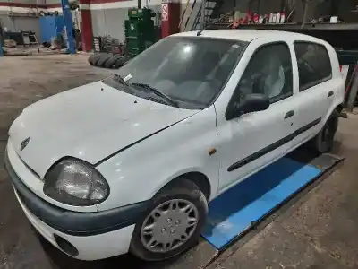Veicolo di demolizione renault clio ii fase i (b/cbo) 1.9 d alize dell'anno 1999 alimentato f8q630 Veicolo di demolizione renault clio ii fase i (b/cbo) 1.9 d alize dell'anno 1999 alimentato f8q630
