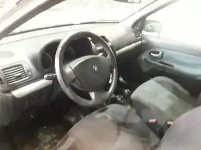Veículo de Sucata renault clio ii fase ii (b/cb0) authentique do ano 2005 alimentado  Veículo de Sucata renault clio ii fase ii (b/cb0) authentique do ano 2005 alimentado