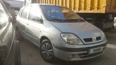Scrapping Vehicle renault scénic i monospace (ja0/1_, fa0_) 1.9 dti (ja1u) of the year 2001 powered f9q744