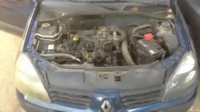 Veicolo di demolizione renault clio ii fase ii (b/cb0) authentique dell'anno 2004 alimentato d7f