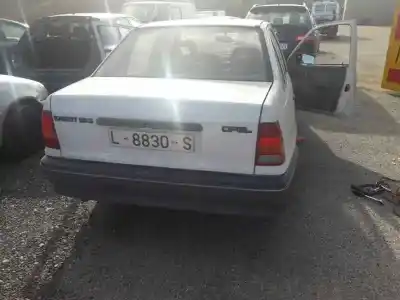 Véhicule à la ferraille opel                                               kadett e                                                                                                                                                                                                                                                   gl berlina                                                                                                                                                                                                                                                 de l'année 1990 alimenté 16sv