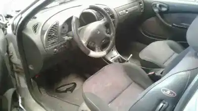 Véhicule à la ferraille citroen xsara coupe 1.6 vtr de l'année 1999 alimenté 