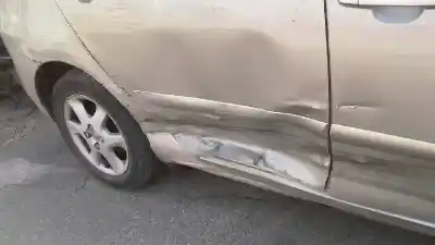 Veicolo di demolizione toyota corolla (e12) 2.0 d-4d linea sol berlina dell'anno 2003 alimentato 1cdftv