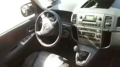 Veicolo di demolizione toyota corolla (e12) 2.0 d-4d linea sol berlina dell'anno 2003 alimentato 1cdftv