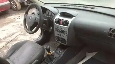 Здавання транспортного засобу opel corsa 3 c 1.3 cdti 70ch manual року 2006 потужний 