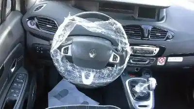 Veículo de Sucata renault scenic iii grand bose edition do ano 2012 alimentado m9r615