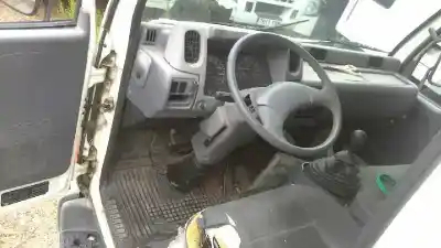 Veículo de Sucata nissan cabstar e basculante tl 110.35 do ano 1999 alimentado bd30t